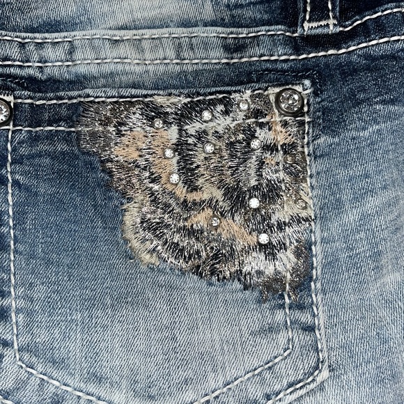 NEW LISTING. BEAUTIFUL 4 Pairs of MISS ME SHORTS. Normally $110 each. - Picture 6 of 8